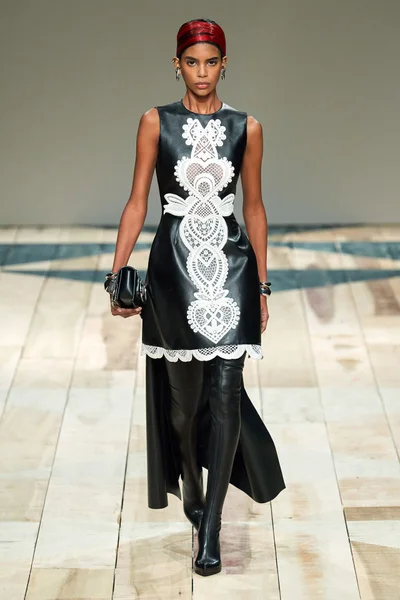 Look 29